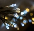 Světelné znečištění je nejvyšší v době Vánoc. Lidem škodí zejména LED svítidla